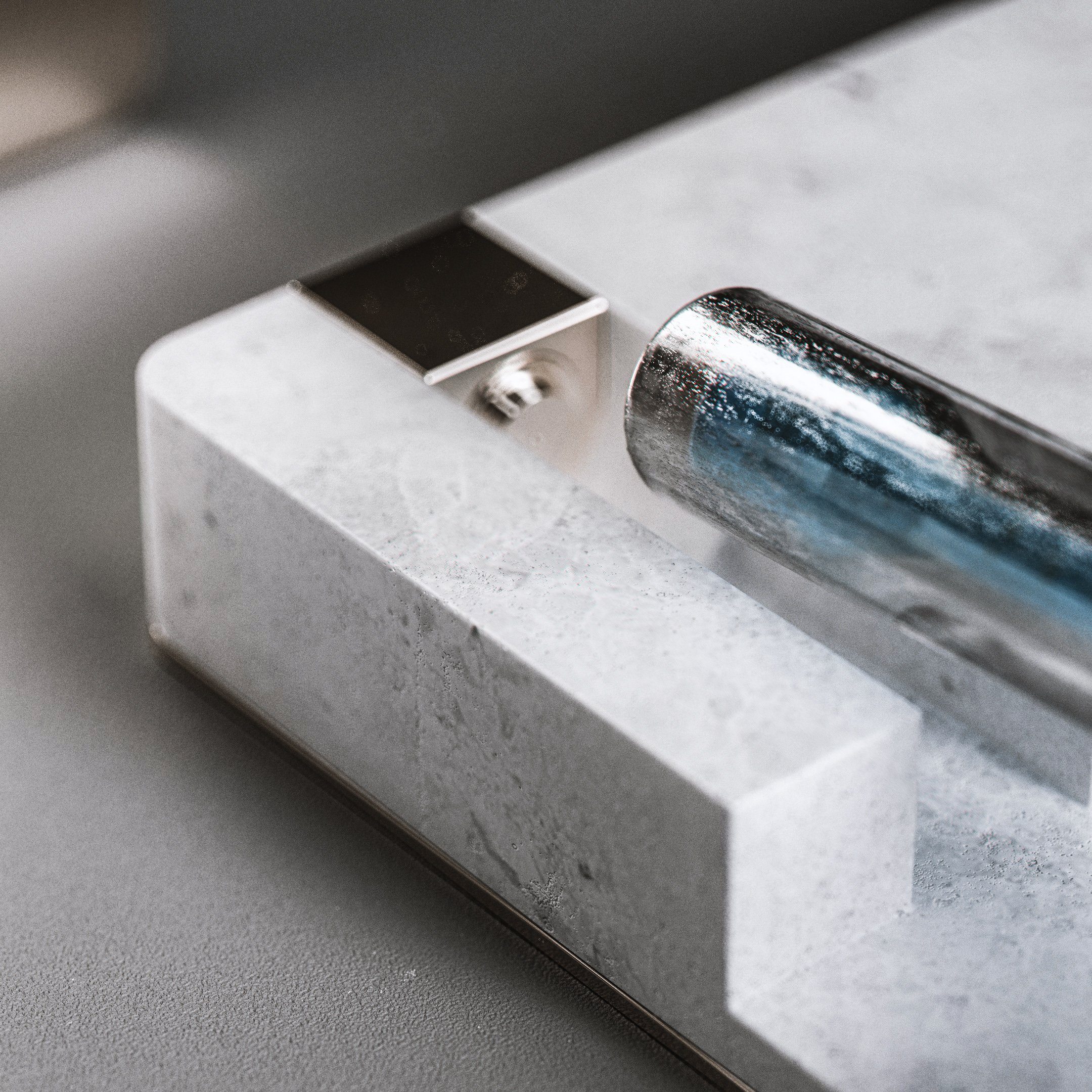 DNANDATA Detail Rendering 2 Detailaufnahme der DNA Ampulle im Lesegerät beim Auswerfen